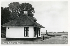 7354 Gezicht op de Eemweg met het tolhuis te Baarn uit het westen.